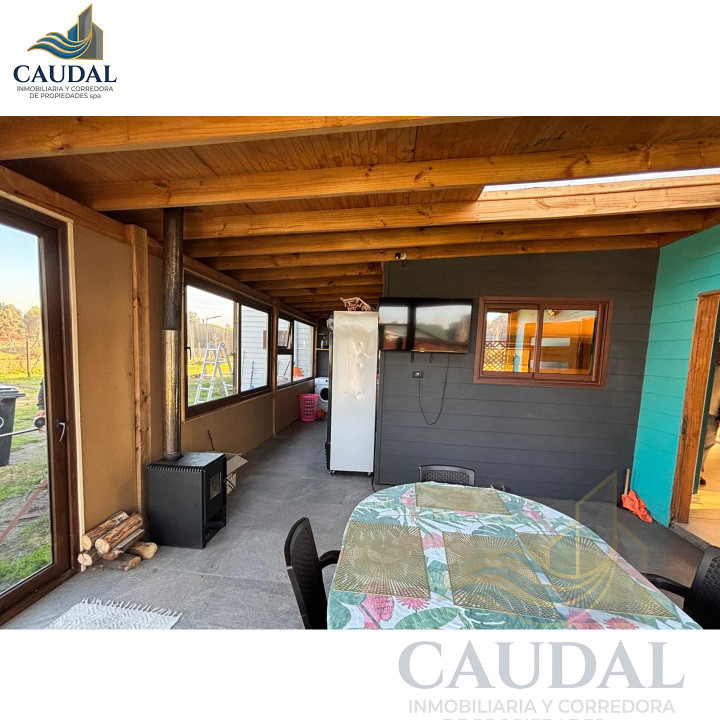 Mansión Mediterránea en Quillón: 2.500m² Urbano, Piscina y Cabaña | Caudal Inmobiliario