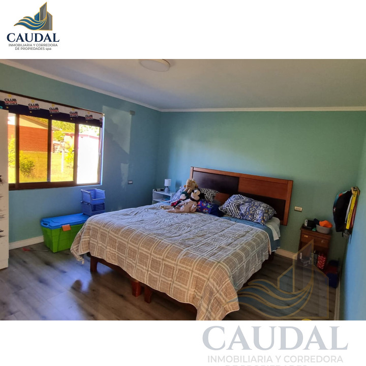 Mansión Mediterránea en Quillón: 2.500m² Urbano, Piscina y Cabaña | Caudal Inmobiliario